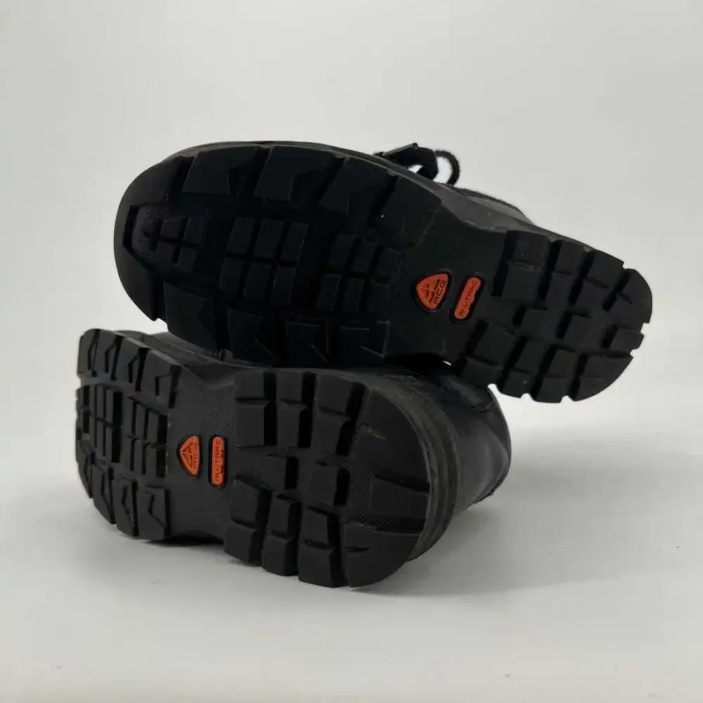 Nike Black Athletic Sneakers for Boys | Size 2.5B - Great for All Seasons